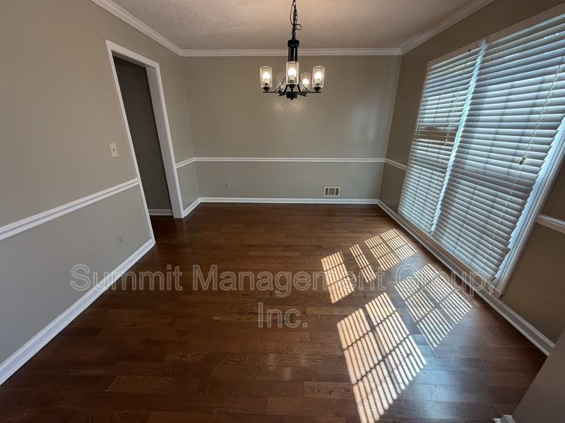 1611 Ellington Rd Se - Photo 6 of 48