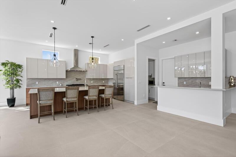 310 Se 9th Ct - Photo 7 of 26