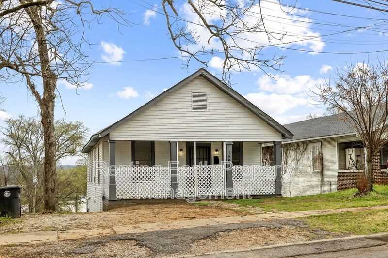 1563 Martin Ave - Photo 3 of 21