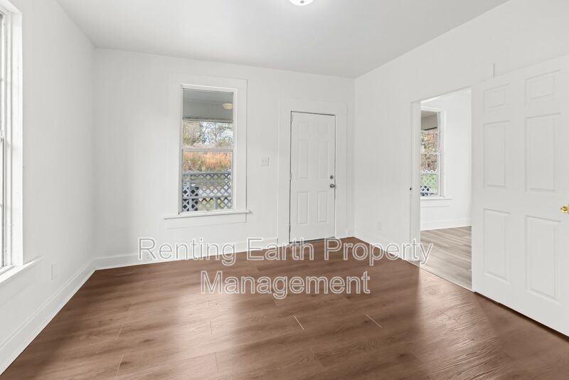 1563 Martin Ave - Photo 4 of 21