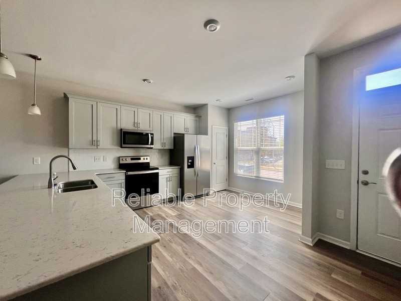 11 Blakely St - Photo 2 of 5