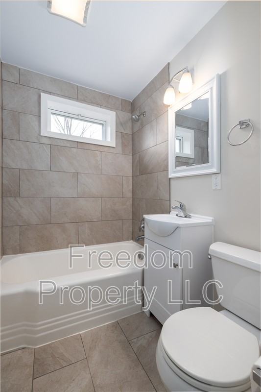 18 Canal St Southington - Photo 5 of 31