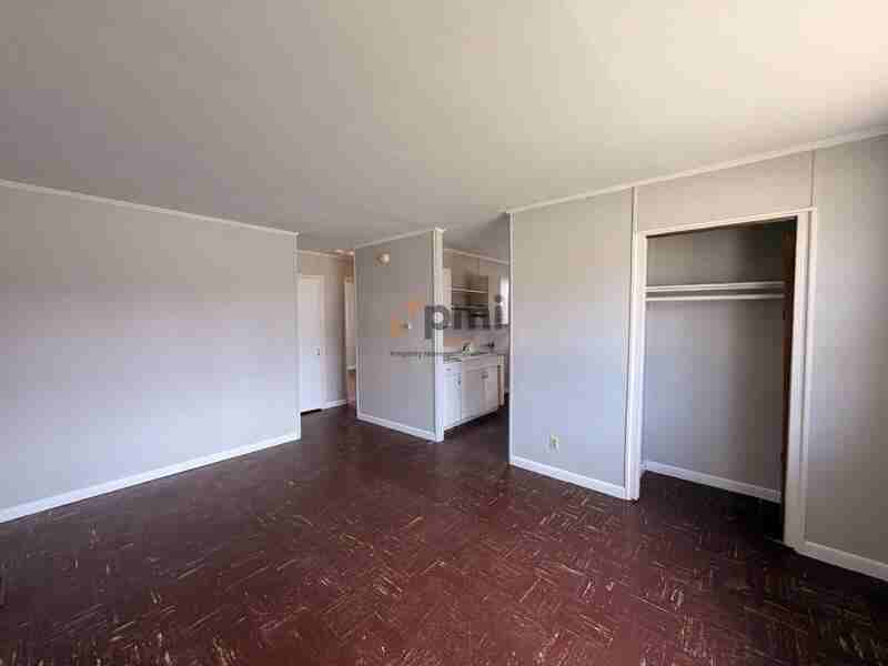 3003 Oakdale Ave - Photo 4 of 15