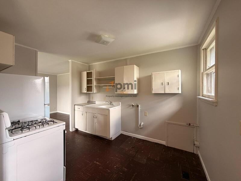 3003 Oakdale Ave - Photo 6 of 15