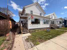 featured image of 807 Rose St