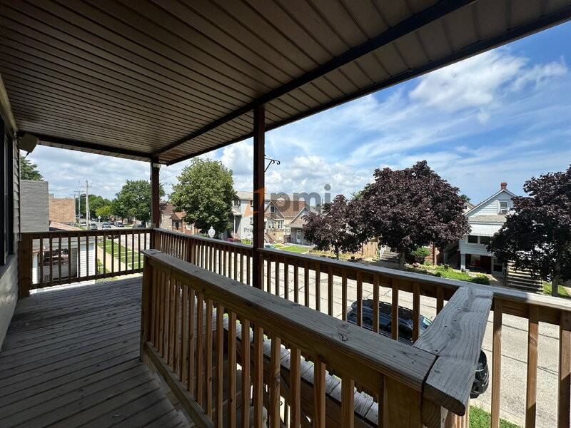 1530 121st St #2 - Photo 2 of 15