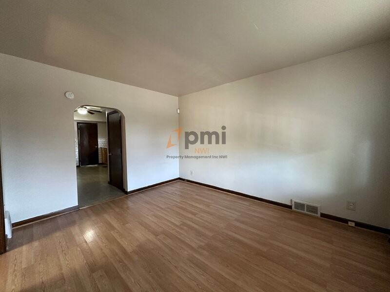 1530 121st St #2 - Photo 4 of 15