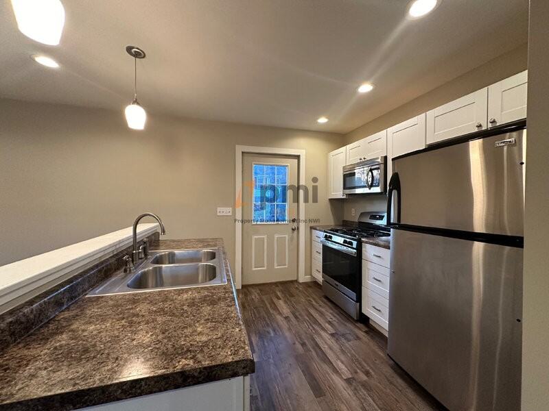 1506 Rumely St #B - Photo 6 of 20