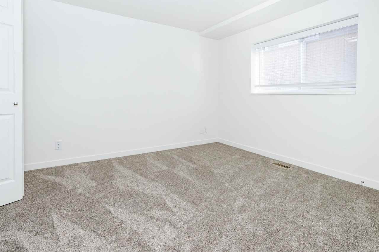 168 1/2 West 300 North - Photo 4 of 7