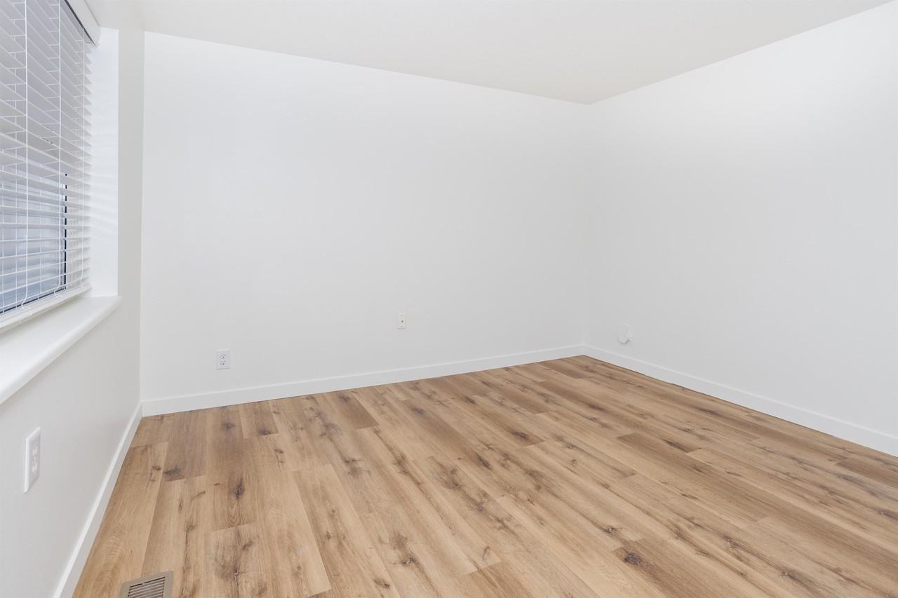 168 1/2 West 300 North - Photo 7 of 7