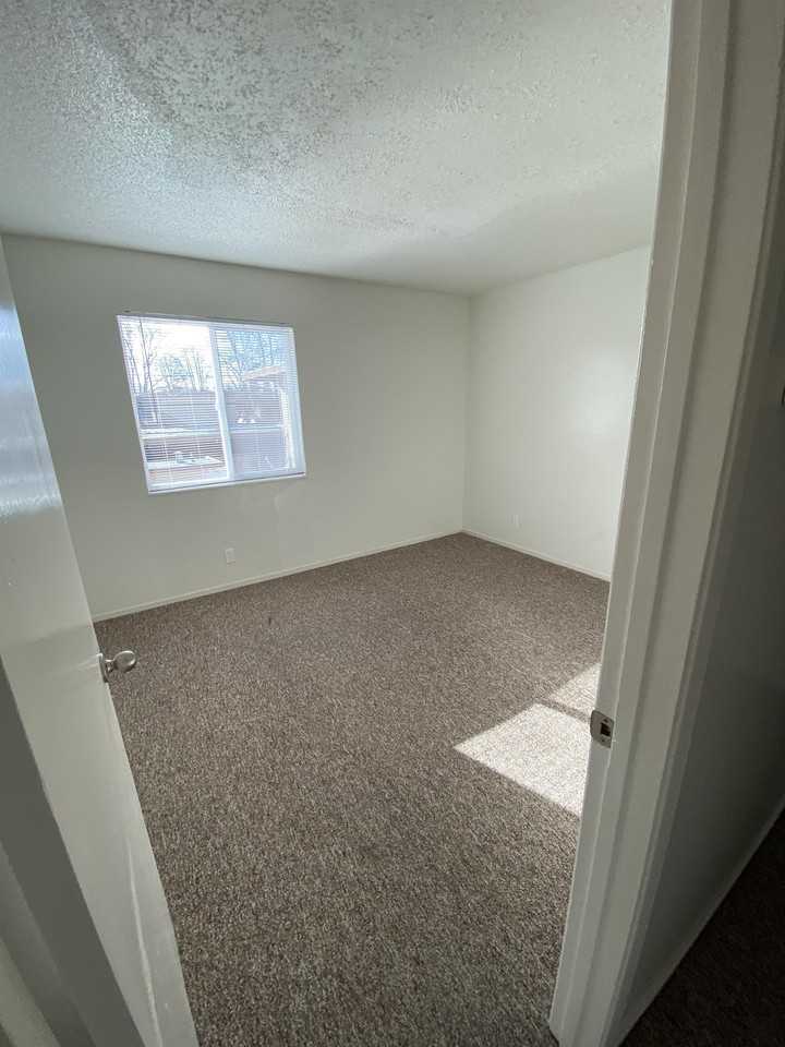 1051 Roewill Drive - Photo 4 of 15