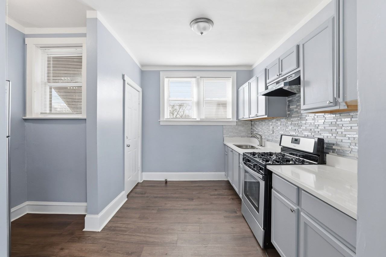 8001 South Emerald Avenue - Photo 5 of 13