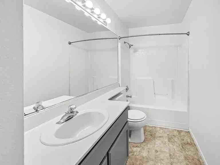 1041 Shenencock Way - Photo 2 of 20