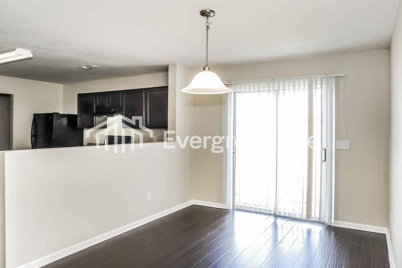 109 Darrow Creek Dr - Photo 4 of 15