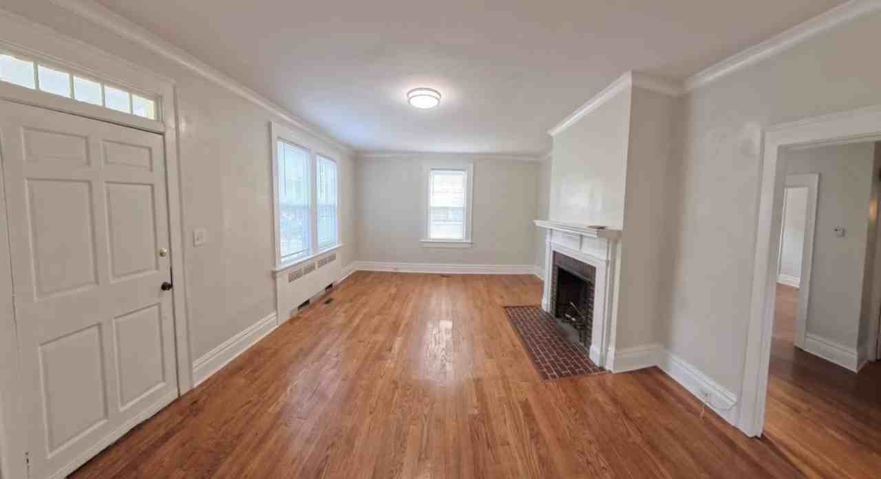 913 Dacian Ave #2026 - Photo 3 of 10