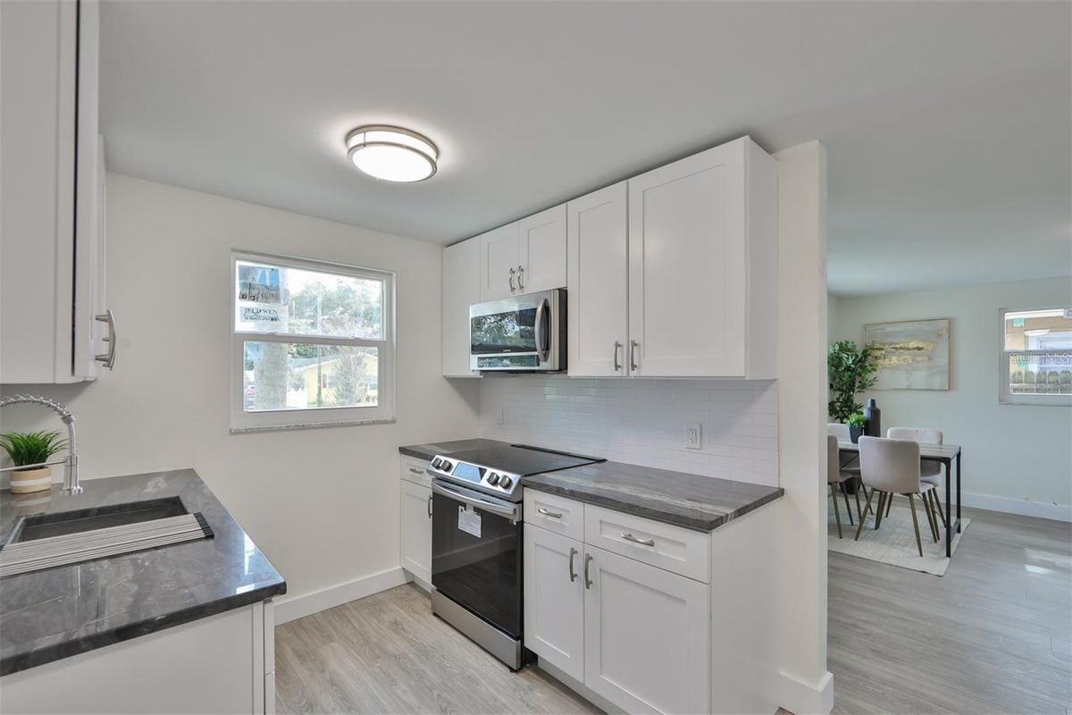 2028 N Betty Ln - Photo 2 of 15