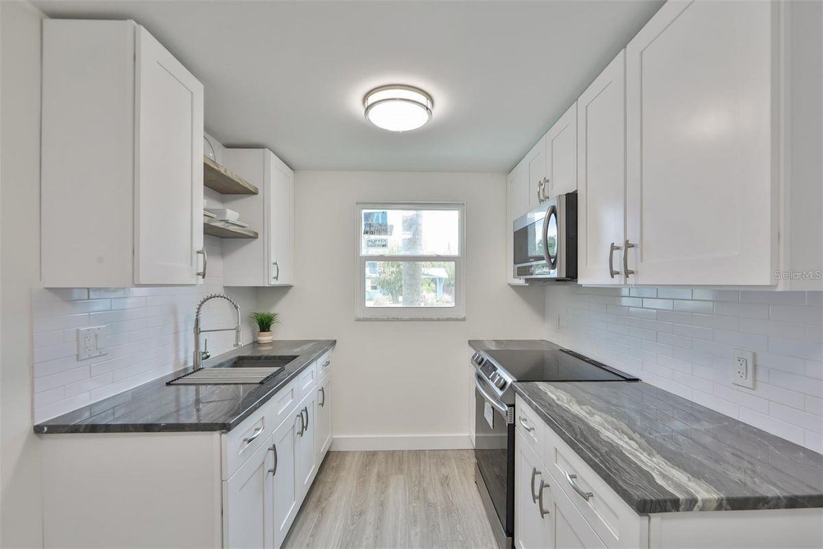 2028 N Betty Ln - Photo 3 of 15