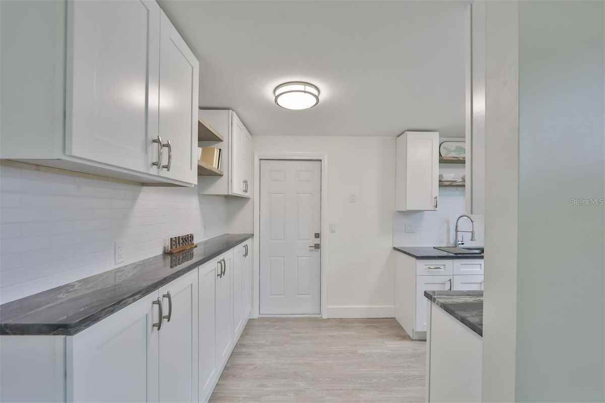 2028 N Betty Ln - Photo 5 of 15