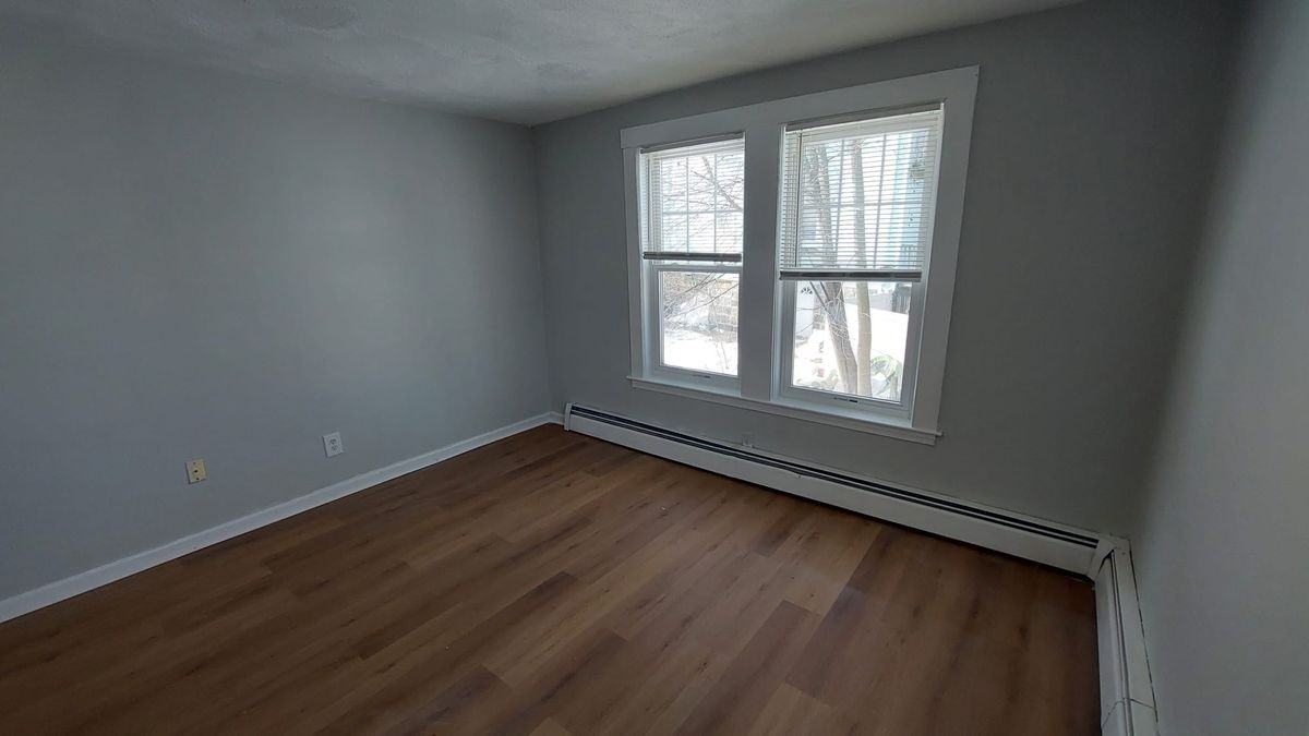 225 Florence St - Photo 7 of 20