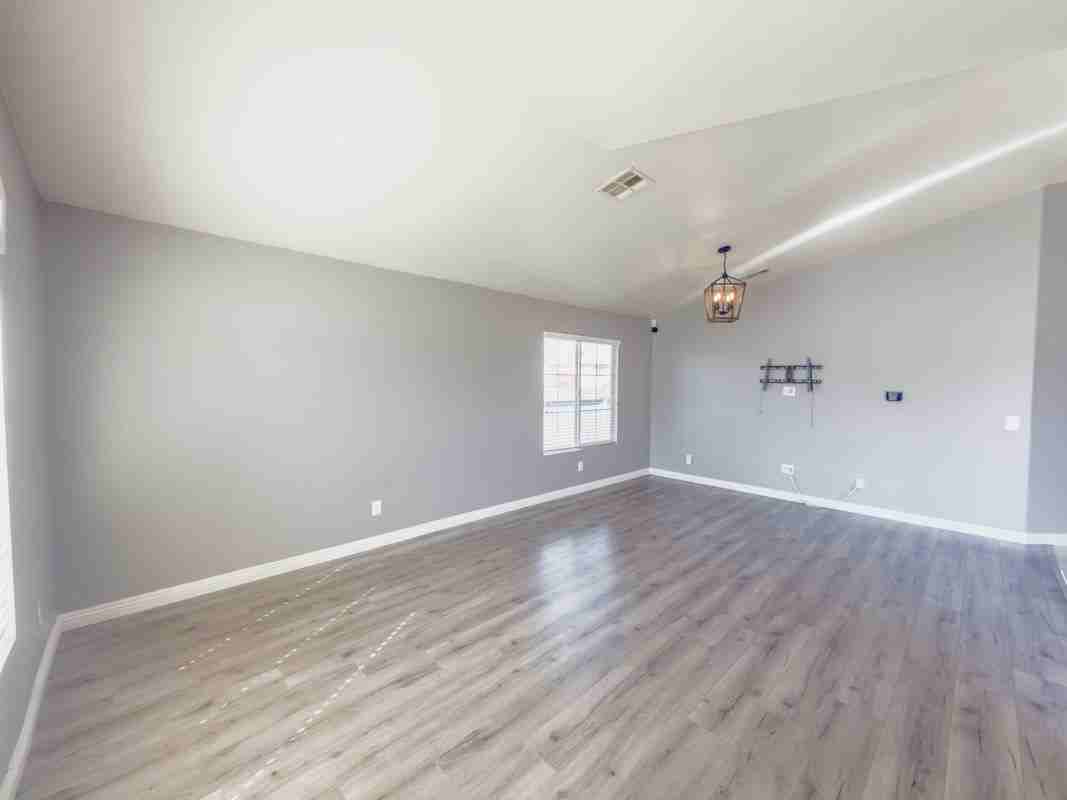 8959 Wedgewood Ct - Photo 4 of 29