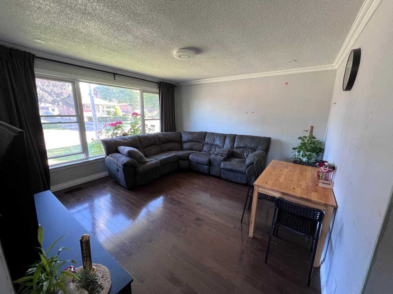 Beaupre Ave - Photo 2 of 18