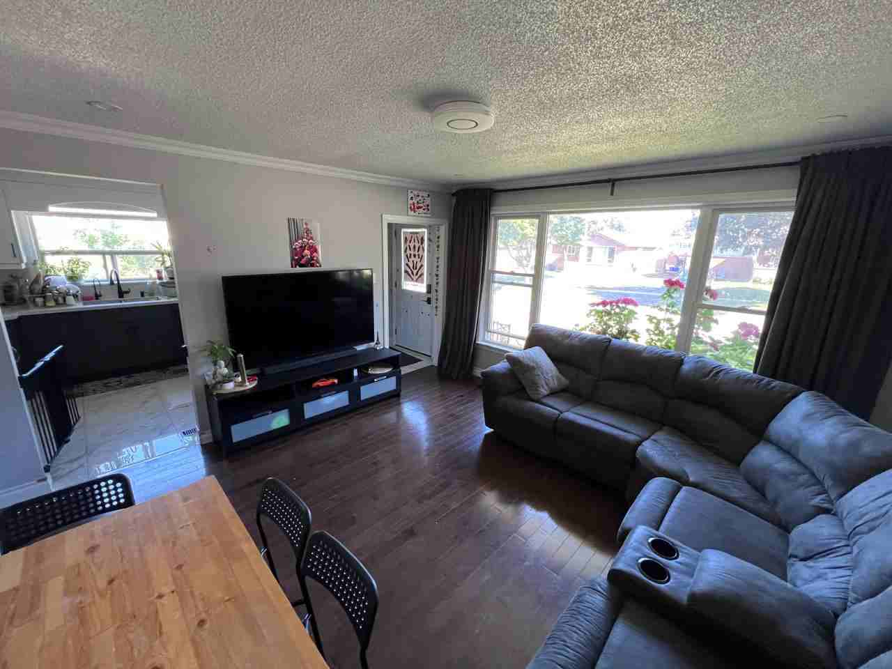 Beaupre Ave - Photo 3 of 18