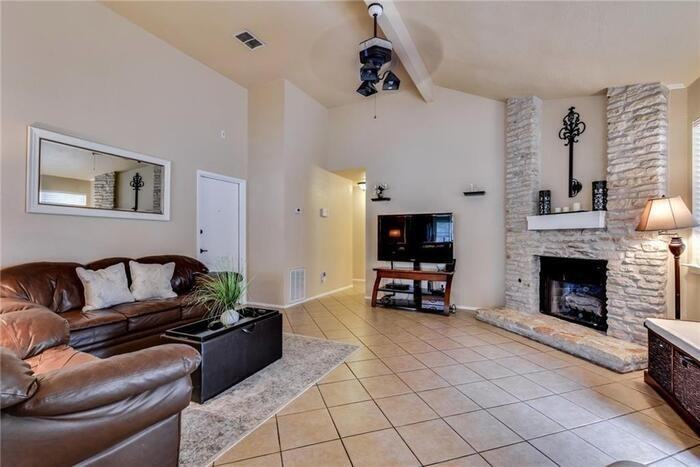 8903 Shattuck Cv - Photo 5 of 24