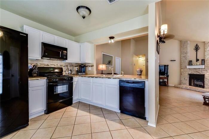 8903 Shattuck Cv - Photo 7 of 24