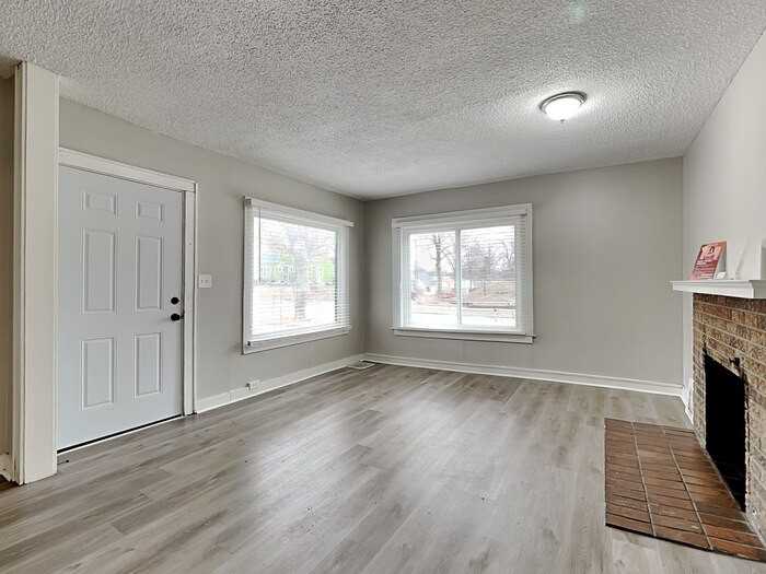 3601 Thomas Ave N - Photo 2 of 22