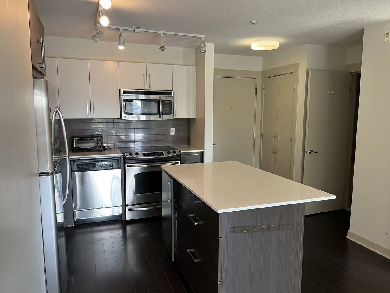 8695 160 Street #311 - Photo 3 of 9