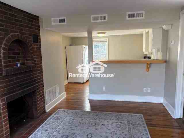 305 1st Ave S #1 - Photo 4 of 10