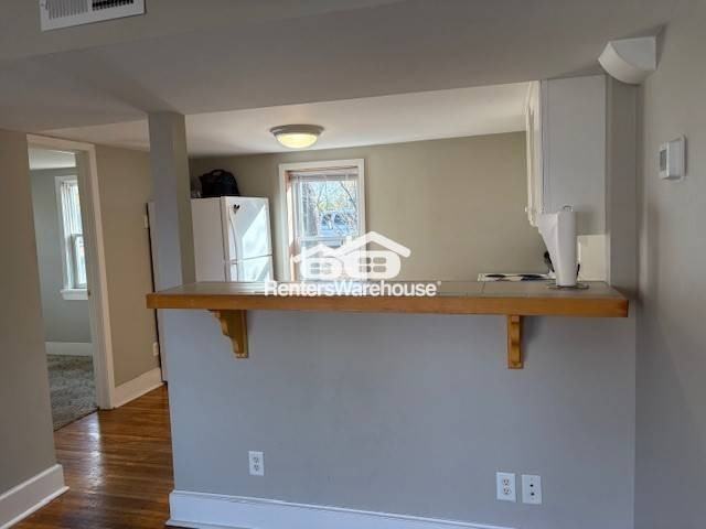 305 1st Ave S #1 - Photo 5 of 10