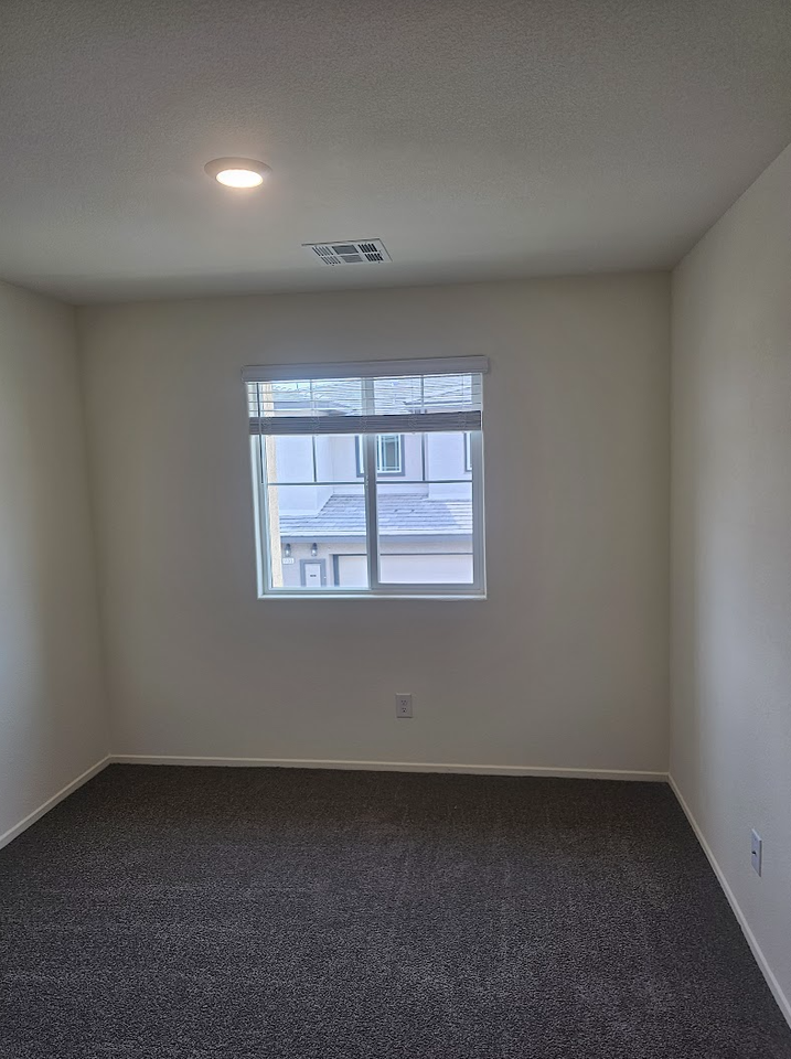 1138 Meadow Sparrow Pl #NA - Photo 3 of 21