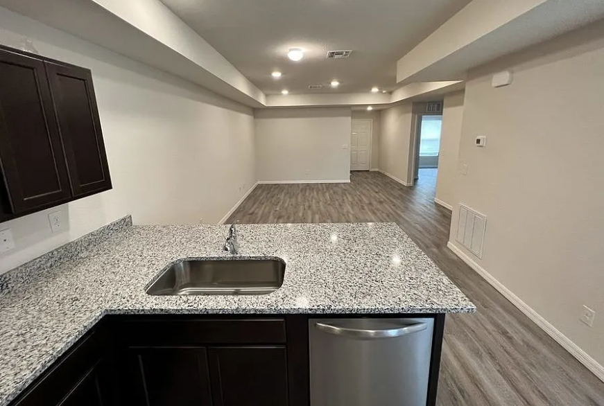 131 Lomond Dr #NA - Photo 3 of 11