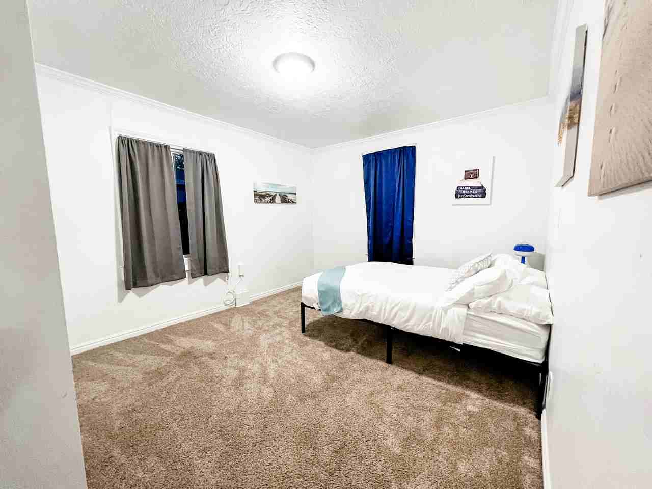 1376 W 600 S - Photo 4 of 15