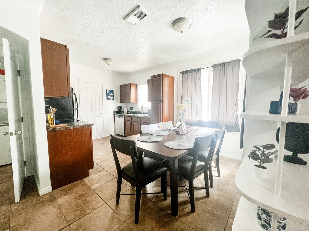 1376 W 600 S - Photo 5 of 12