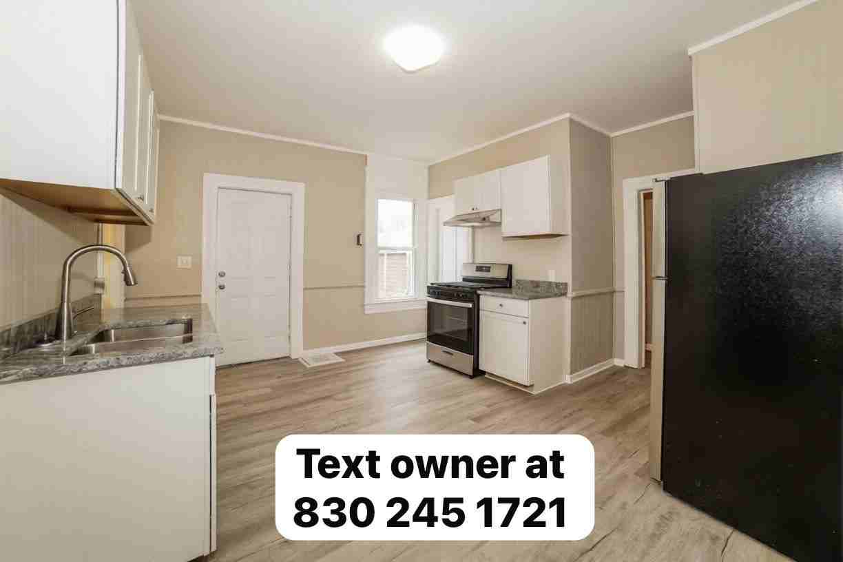 1325 N Broadway St #NA - Photo 3 of 5