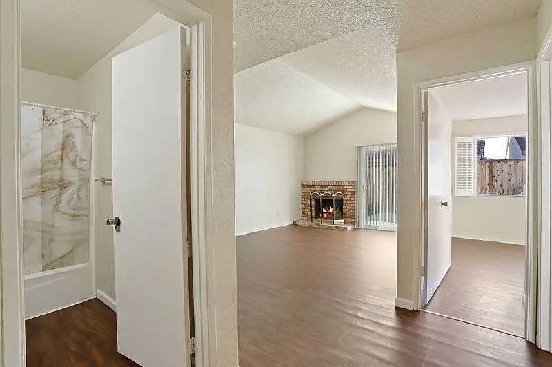 3017 Windsor Dr #NA - Photo 3 of 8