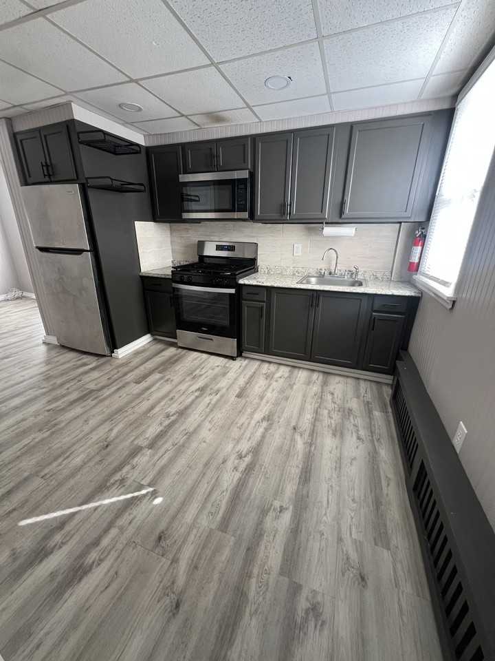 695 Charles St #6 - Photo 2 of 8