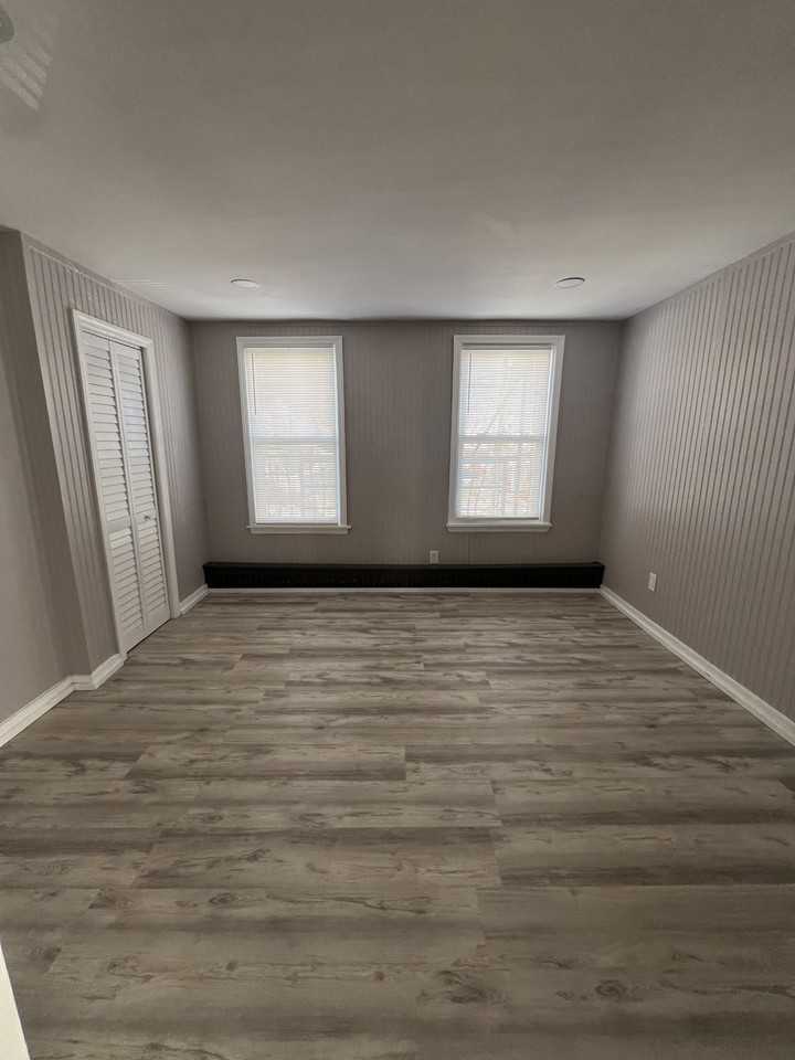 695 Charles St #6 - Photo 3 of 8