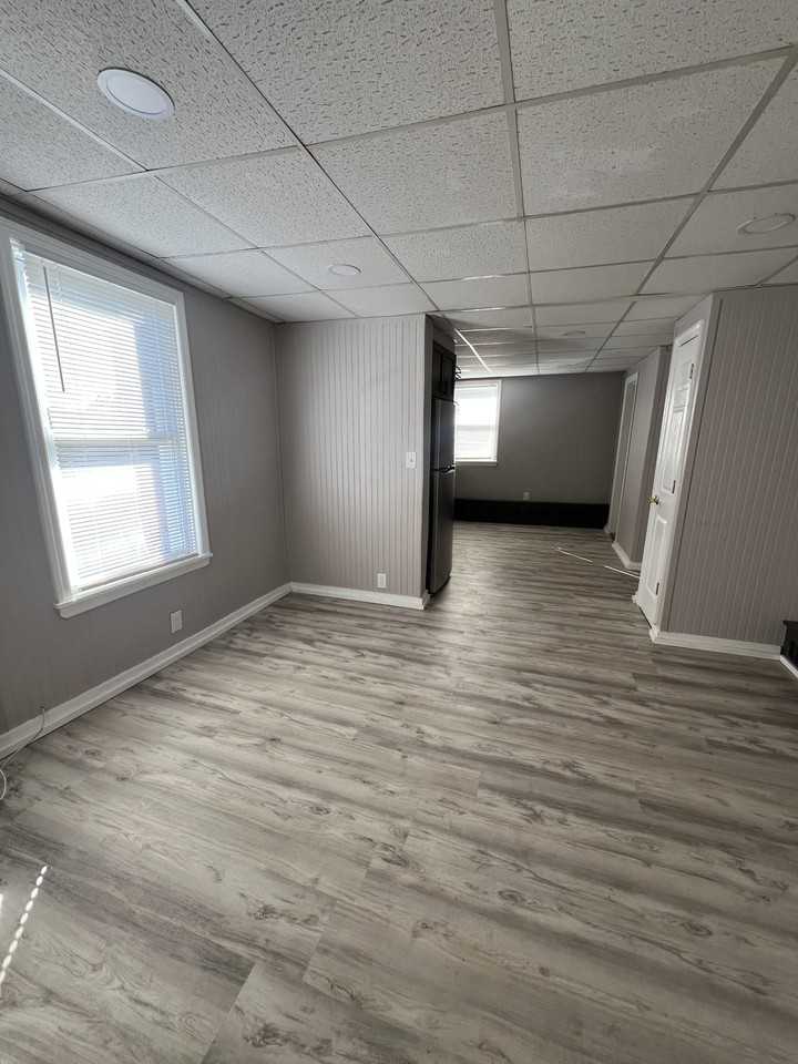 695 Charles St #6 - Photo 5 of 8