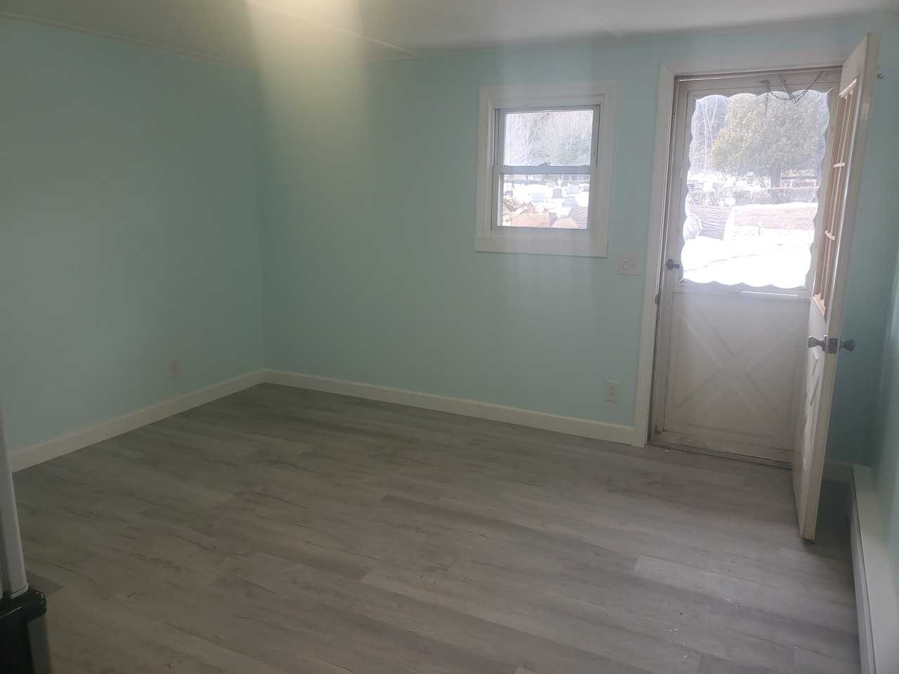 977 Daniel Webster Hwy #3 - Photo 7 of 10