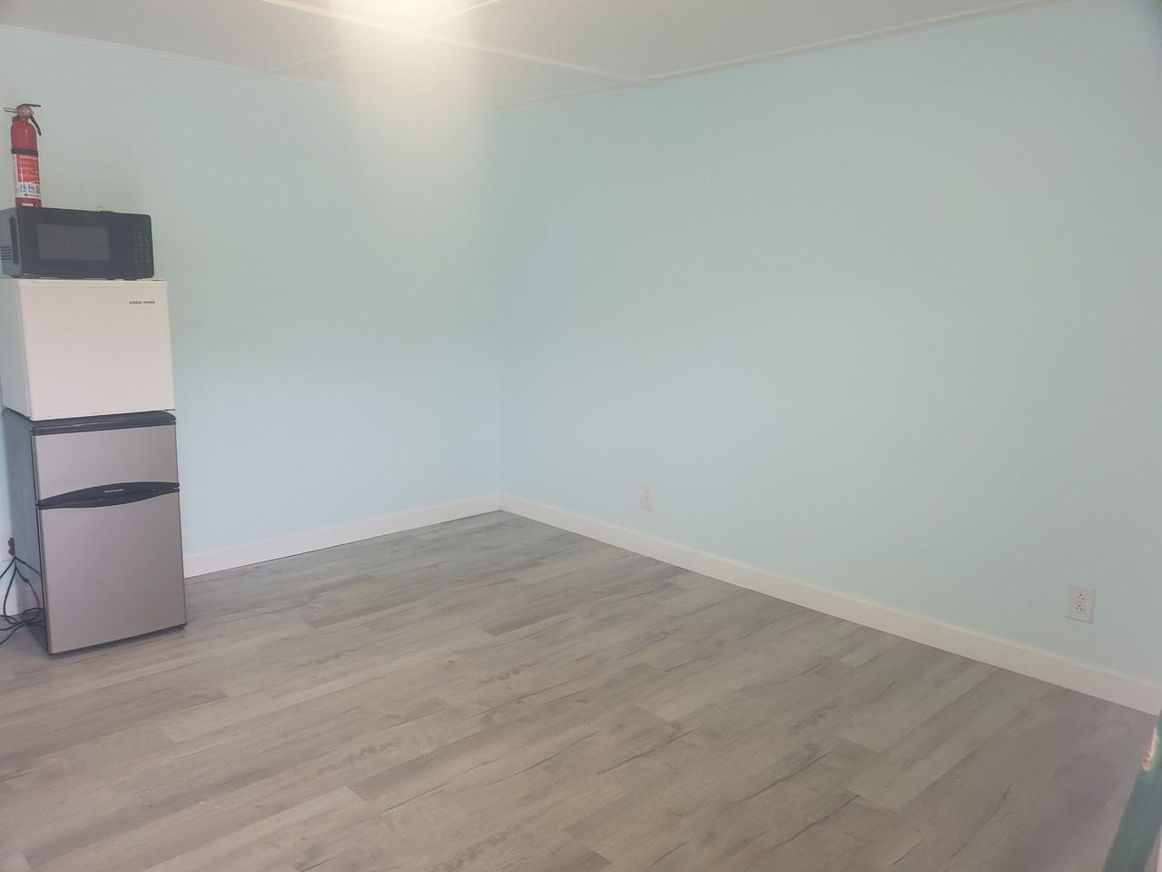 977 Daniel Webster Hwy #3 - Photo 5 of 8