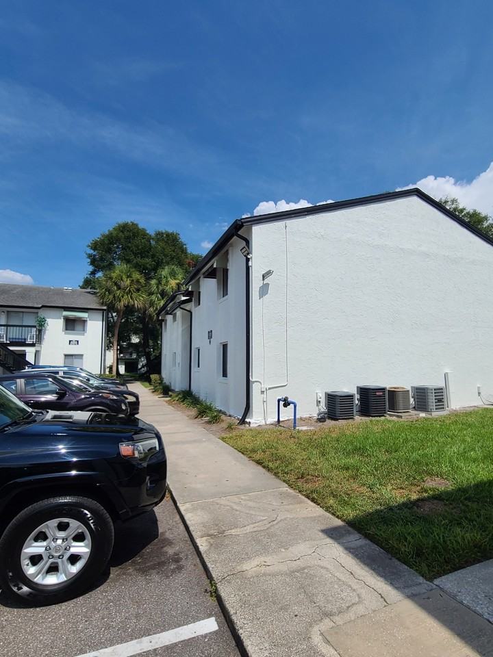 4213 S Semoran Blvd #3 - Photo 3 of 50