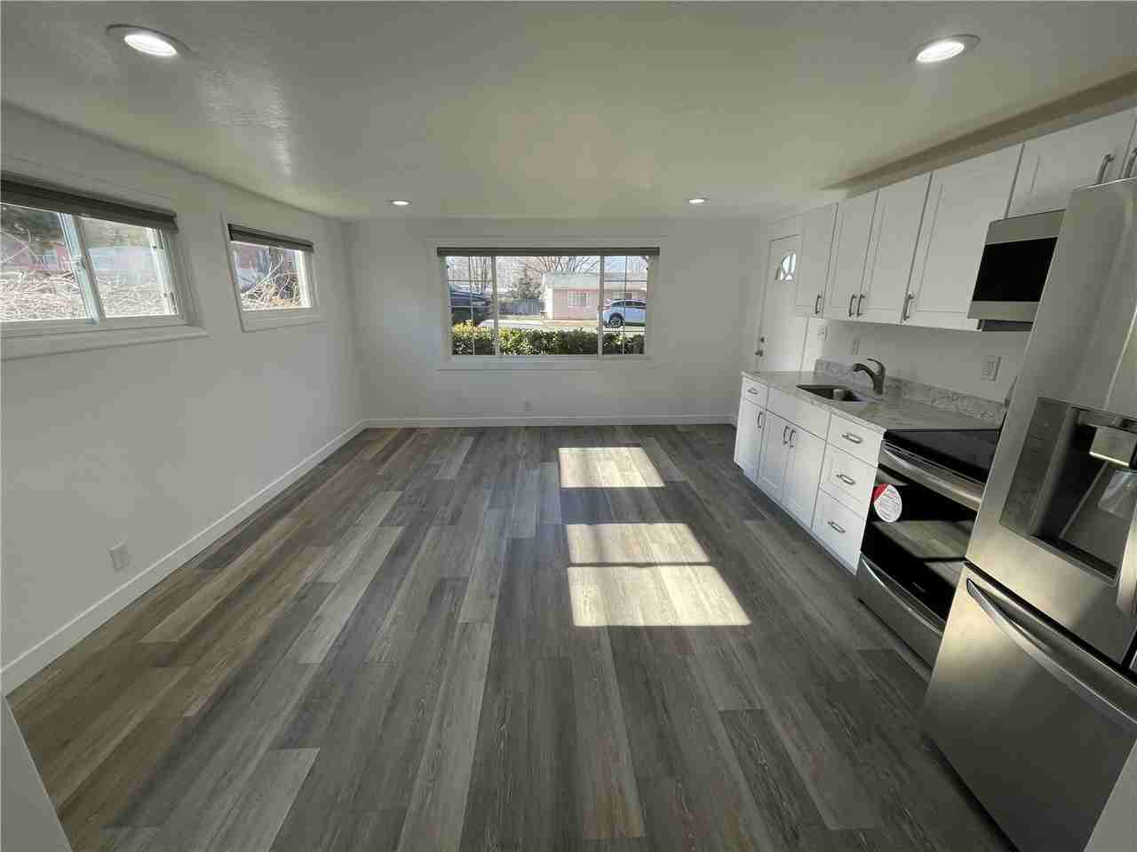 6915 S Brookhill Dr - Photo 2 of 10