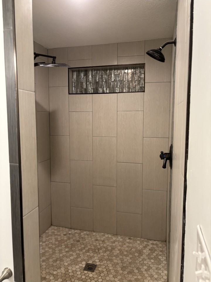 7169 W Hawker Ln - Photo 7 of 10