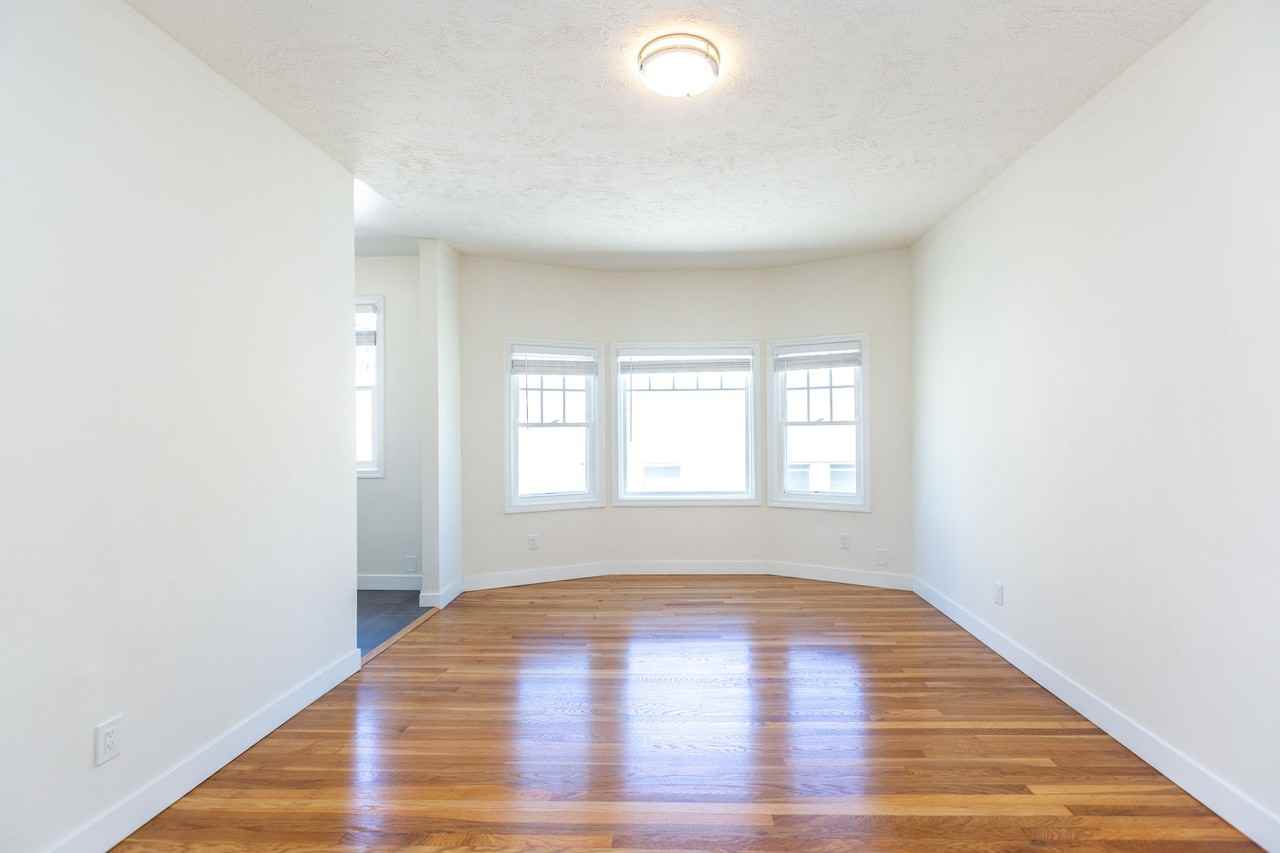 77 Glen - Photo 3 of 13