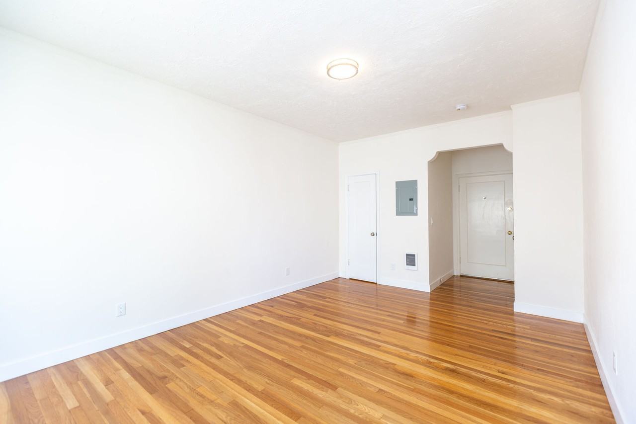 77 Glen - Photo 7 of 13