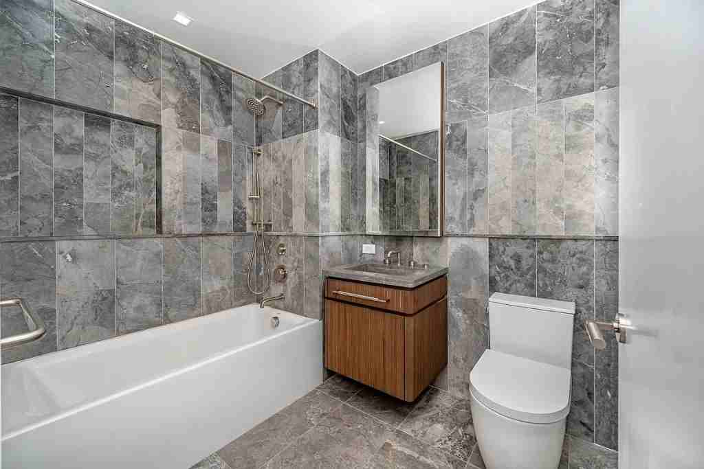 Delancey St #4B - Photo 4 of 5