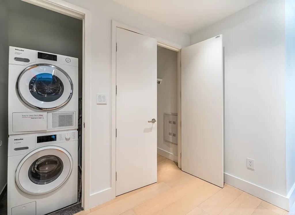 Delancey St #4B - Photo 5 of 5